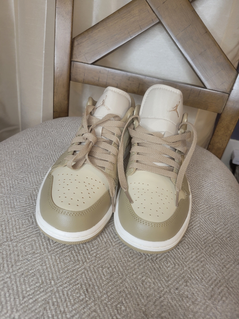 Air Jordan 1 Low - Picture 2 of 10